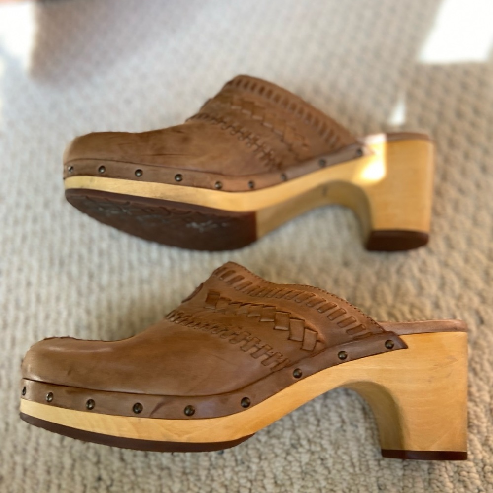 Ugg Clog Tan Upper& Platform Heel - image 6